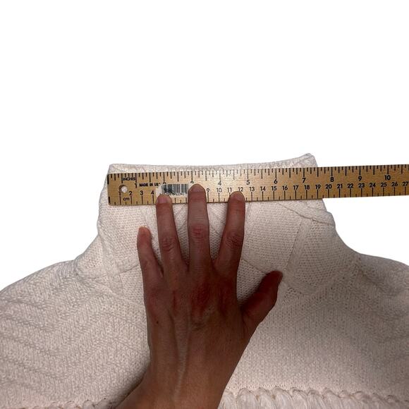 Gianni Bini Fringe Knit Sweater Cream High Neck Textured Boho Western Medium - Picture 13 of 16